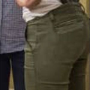 Ann Taylor petit skinny  fit size 8 jeans